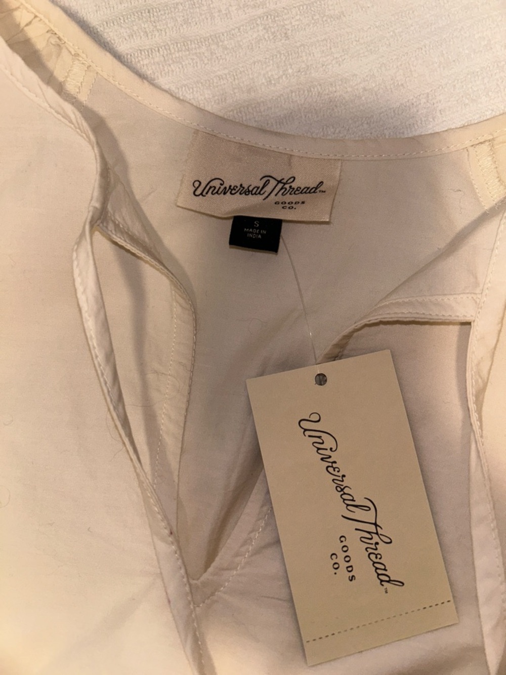 Universal Thread Top - Picture 3 of 6